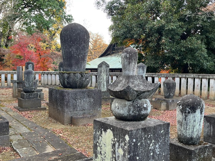 Kita-in Graveyards